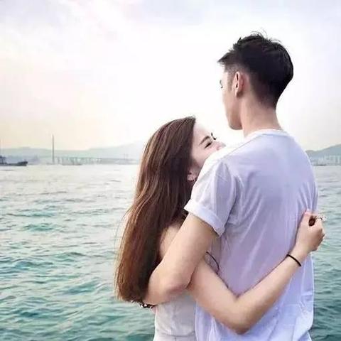 写给女生的句子暖心（最暖心的情话短句书摘）