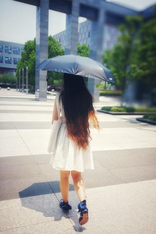 写背影的句子（赞美背影的唯美短语）