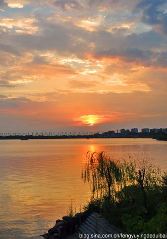 海边落日余晖的唯美诗句（落日与黄昏唯美短语）