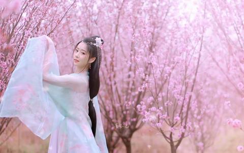 形容女子苦等情郎的诗句（女子等待心上人归来的短文）