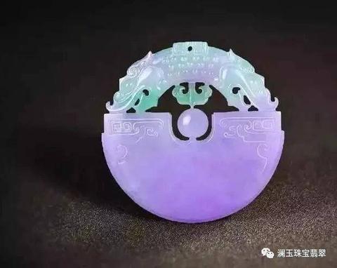 形容翡翠手镯的优美句子（翡翠文案短句高级感问候语）