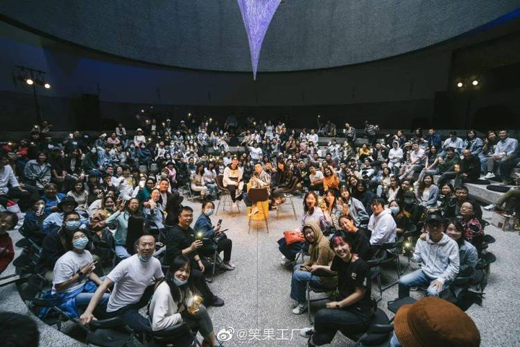 回忆停滞，梦想起航（一个小镇姑娘的成长故事）
