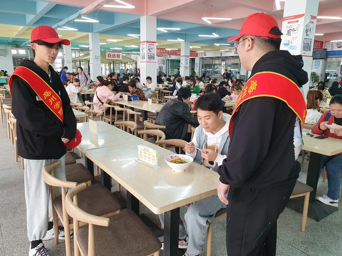 漫步光盘路呼唤节约风（以2023反对食品浪费呼吁光盘行动）
