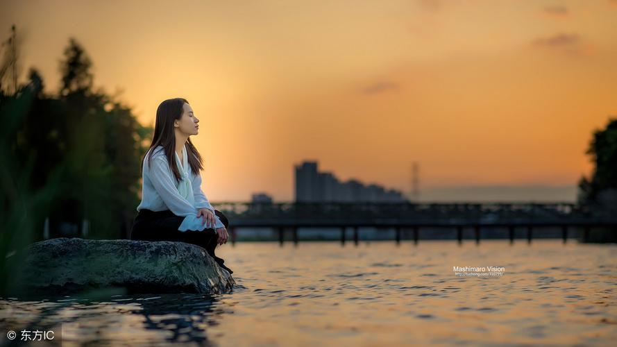 相遇的唯美句子经典——在时光的流转中相遇（一个个瞬间闪现的故事）
