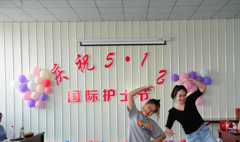 爱在护士岗位上（奉献的力量）
