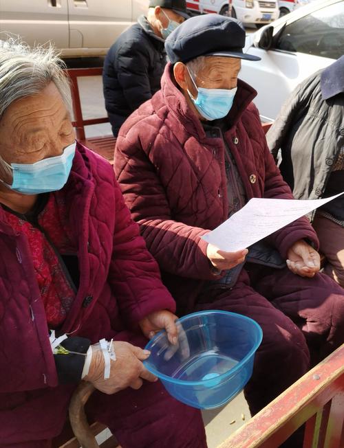 帮助老奶奶作文600字（《爱心暖人心》）