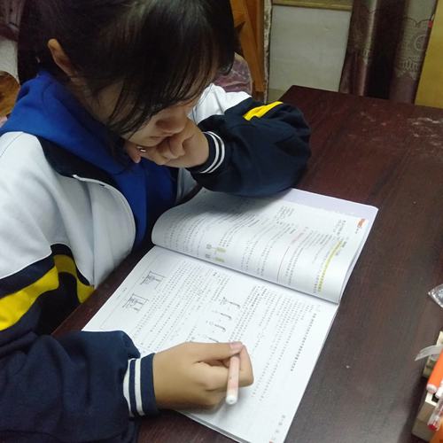 以热心帮助同学的人的作文600字（《热心同学》）