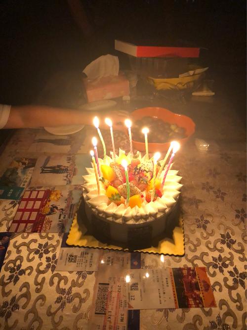 有关生日朋友圈怎么发幽默的句子（以优美的语言，送上最美好的祝福
）