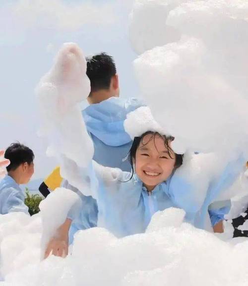 夏日趣味作文（《蕴藏在阳光下的快乐
》）