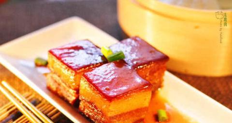 美食与鲜花一起的美好诗句（形容美食诱人的句子说说）