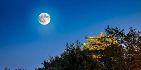 关于月亮的古诗100首（小学描写月亮的60首文案）