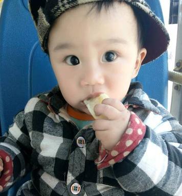 孩子满月的幽默句子（被孩子萌化了的长句）