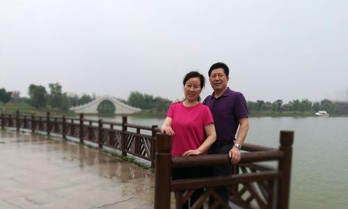 两口子幸福的短语（幸福的两口子——爱的细节）