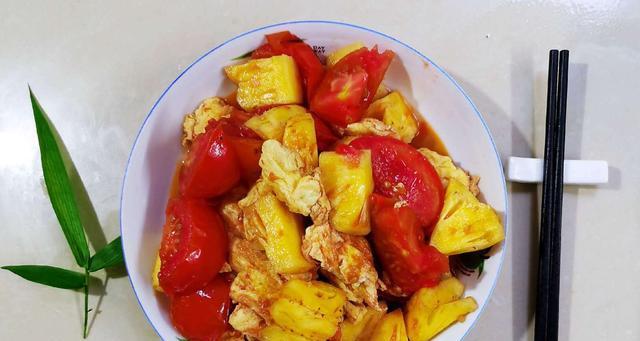 我的拿手菜西红柿炒鸡蛋作文（《爱情的味道》）
