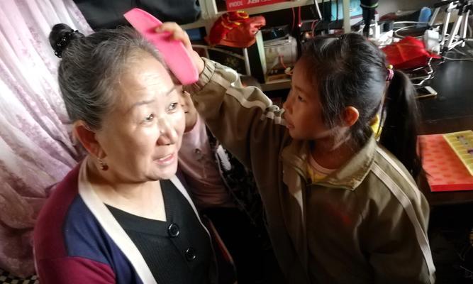 以感动为话题的500字作文（《ThePowerofTouchingHearts》）