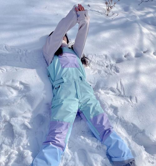 有关关于滑雪的名言名句的短句子（雪域之美——滑雪美景名言）