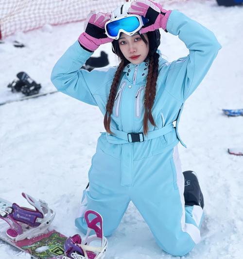 3020年第一场雪说说（2023第一场雪：静谧唯美的冬日时光）