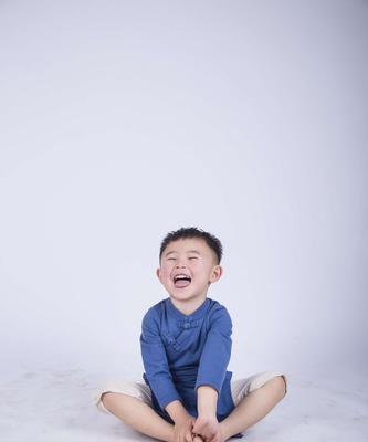 我的童年乐趣作文500字作文（《我的欢乐童年：玩具与梦想》）
