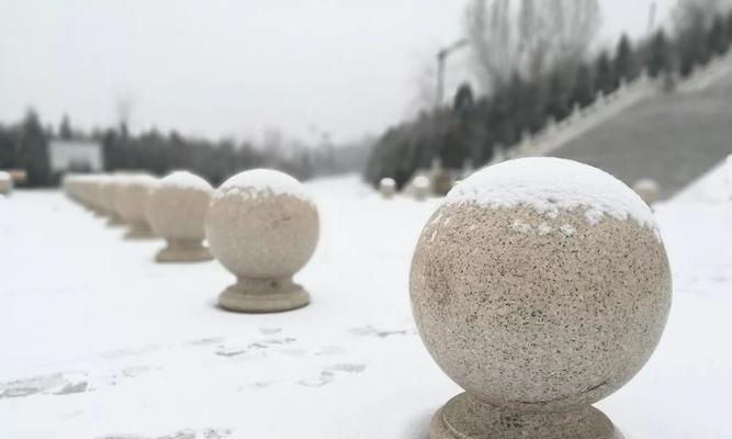 北方下雪的唯美短句（用短句捕捉初雪美景，分享北方城市秘密）