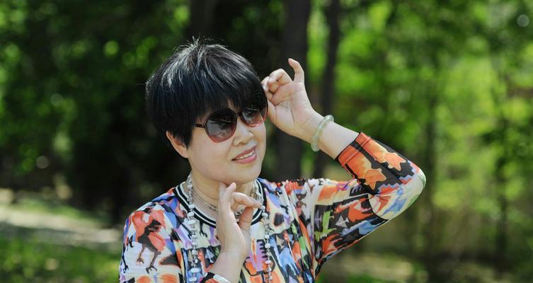 有关生活因亲情而精彩的作文题目（《亲情点亮人生》）