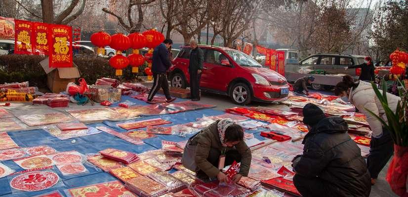 有关2023春节一个人过年的说说的短句子（一个人的春节）