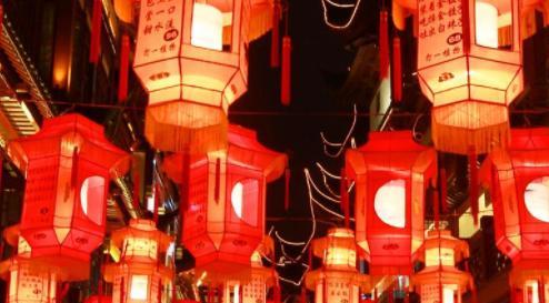 有关适合元宵节发的说说的短句子（浪漫之夜）