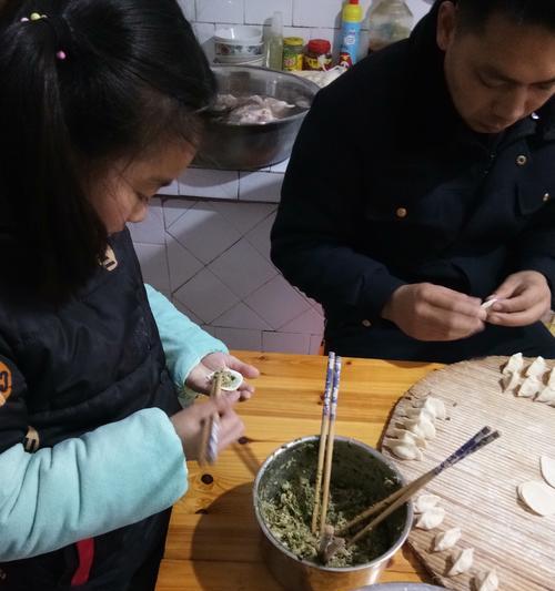 以包饺子为题的作文500字（《初冬温情里的饺子味》）