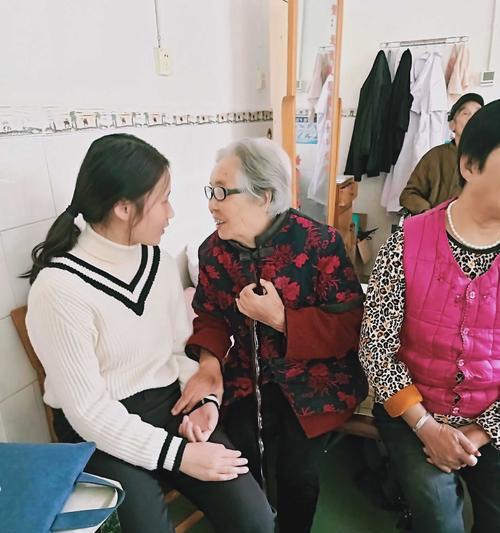 以帮助别人为主题作文500字（《一次雨夜的邂逅》）