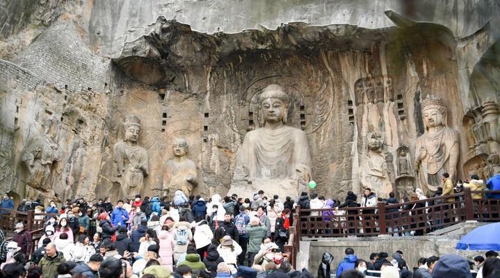 国庆假期旅游朋友圈说说（欢乐的2024国庆假期旅游）