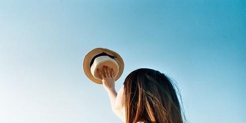 有关人生深奥哲理感悟句子的短句（人生如一场旅程）