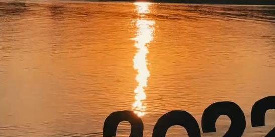 2024年12月最后一天怎么发朋友圈（岁月如歌，留下最美的回忆）