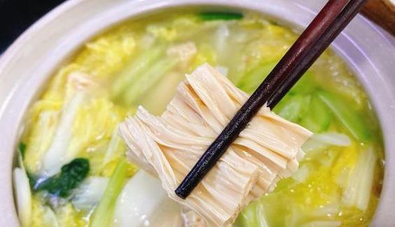 秋天的早晨这篇作文怎么写（《秋日清晨的迷人景色》）