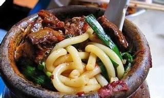 有关美味佳肴的米线的作文怎么写（《主题：美味佳肴的米线》）