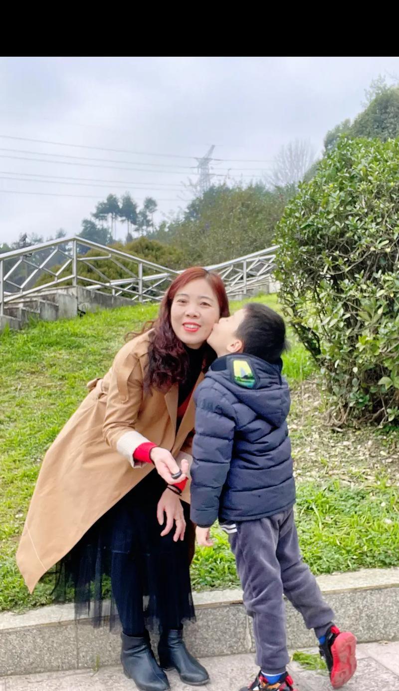 有关幸福来得刚刚好的句子的句子怎么写（探索幸福的秘密）