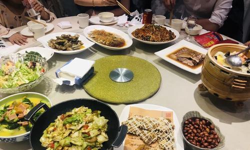 朋友聚餐怎么发圈写说说（相聚美好时光）