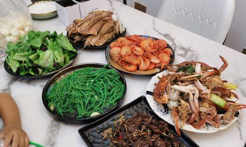 朋友聚餐怎么发圈写说说（相聚美好时光）