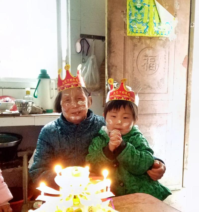 写慈祥的外公作文四年级怎么写（《外婆的爱——一个慈祥老人的故事》）