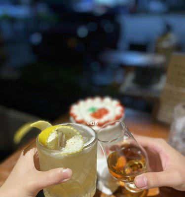 小酌一杯的唯美句子有哪些？如何用诗句表达微醺之美？