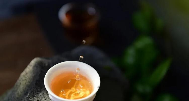 带路的唯美诗句有哪些？如何在文章中巧妙运用？