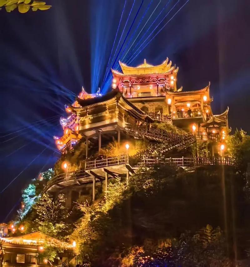 望仙谷雨中夜景如何描写？（《谷雨夜色，幽梦织诗》）