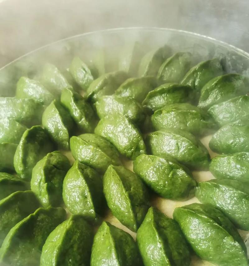 清明节艾米果的寓意（《春寒料峭，艾香情深》）
