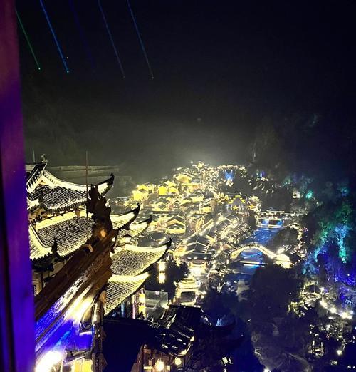 望仙谷雨夜美景如何描绘？（《望仙谷雨夜幽思》）